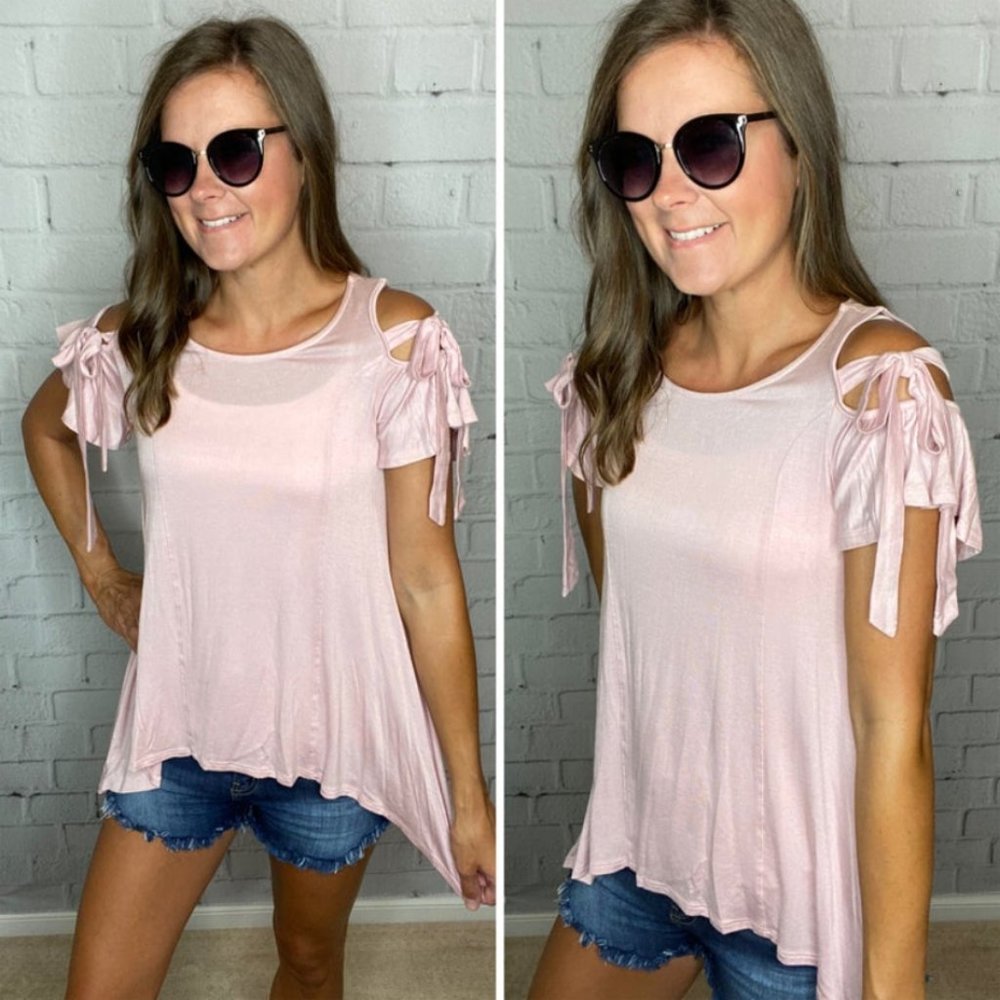 Fantastic Fawn Ruffled Mauve Top  NWT